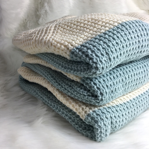 Color Block Waffle Knit Split Back Sweater - Picture 8 of 8